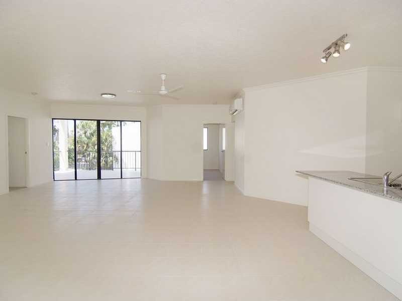 4/15 Minnie Street, Cairns City QLD 4870