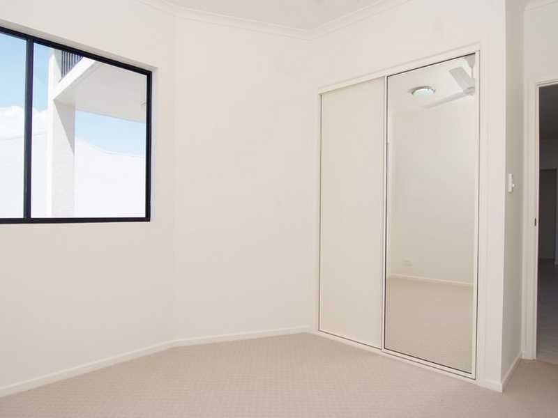 4/15 Minnie Street, Cairns City QLD 4870