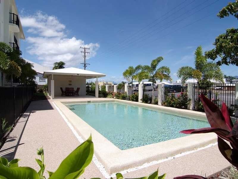 4/15 Minnie Street, Cairns City QLD 4870