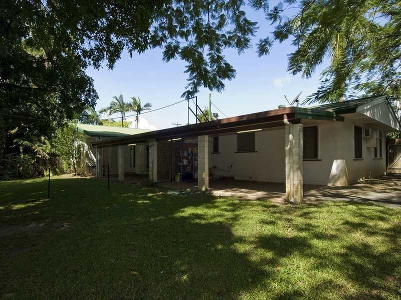 24 Langan Street, Earlville QLD 4870