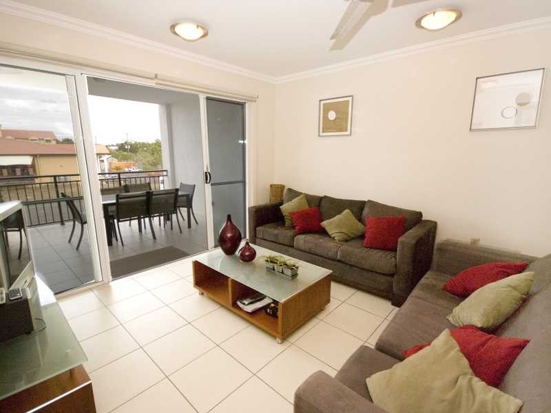 8/18 Smith Street, Cairns North QLD 4870