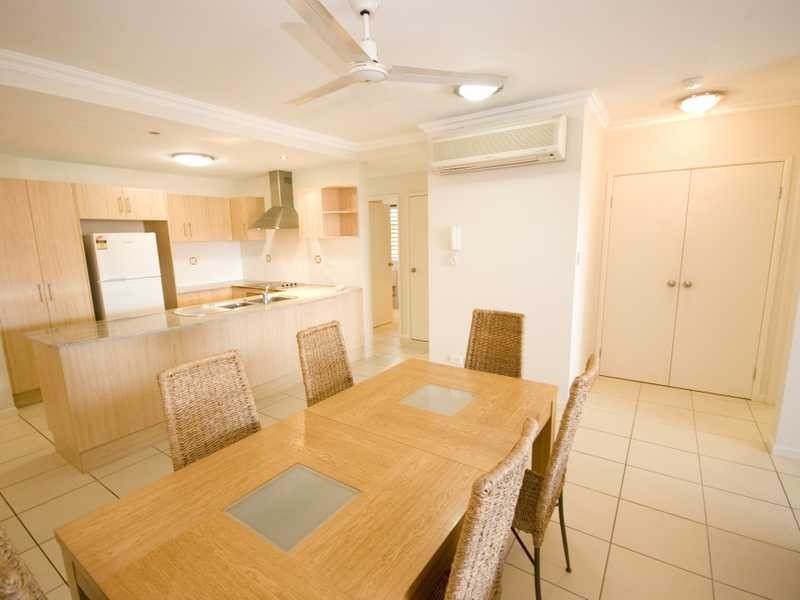 8/18 Smith Street, Cairns North QLD 4870