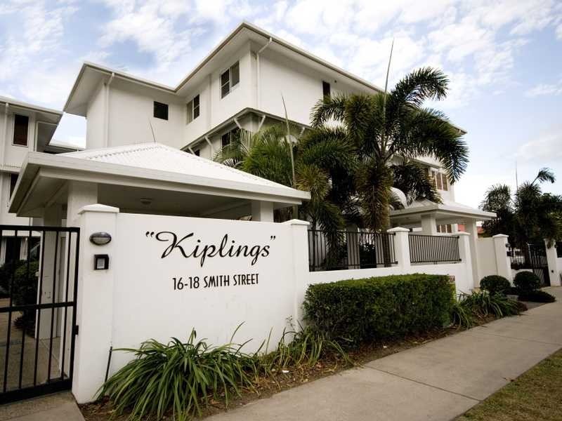 8/18 Smith Street, Cairns North QLD 4870