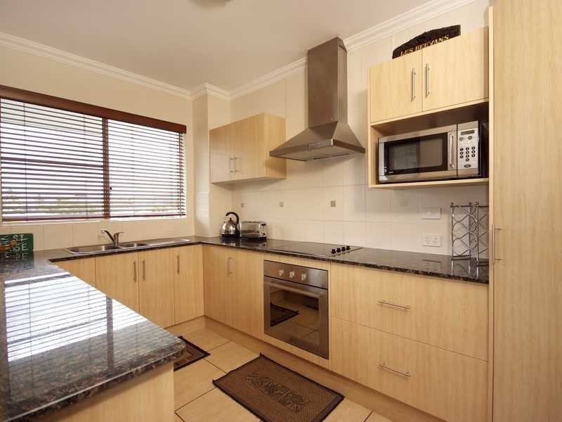 15/18 Smith Street, Cairns North QLD 4870