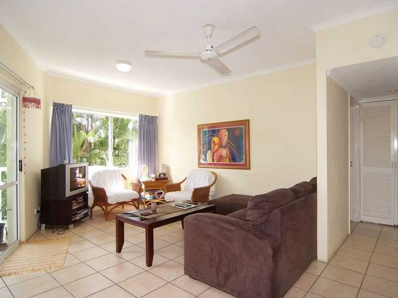 202/219 Mcleod Street, Cairns North QLD 4870