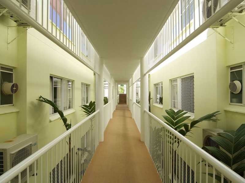 202/219 Mcleod Street, Cairns North QLD 4870