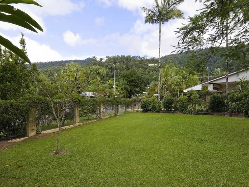 77 Survey Street, Smithfield QLD 4878
