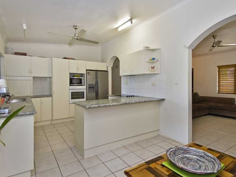 8 Vista Street, Bayview Heights QLD 4868