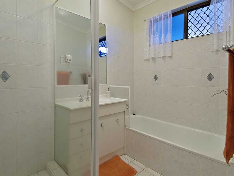 8 Vista Street, Bayview Heights QLD 4868