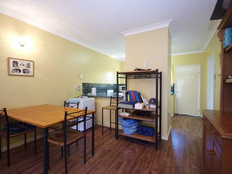 6/342 Mccoombe Street, Mooroobool QLD 4870