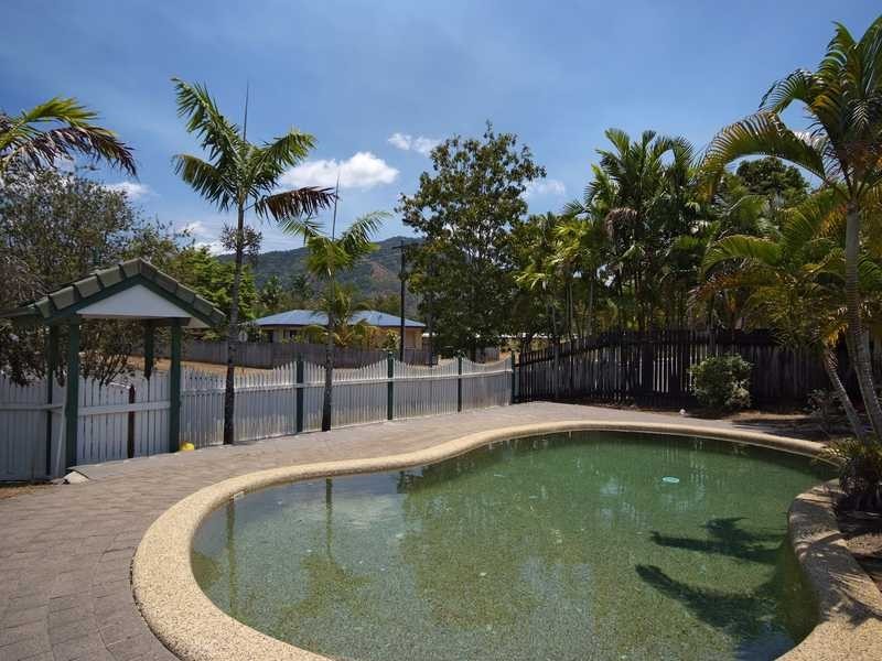 6/342 Mccoombe Street, Mooroobool QLD 4870