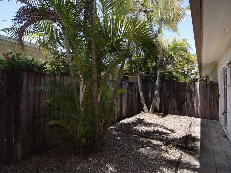 3/354 Mccoombe Street, Mooroobool QLD 4870
