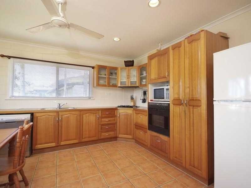 11 Wirrah Street, Bayview Heights QLD 4868
