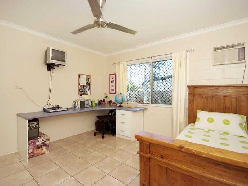 11 Wirrah Street, Bayview Heights QLD 4868