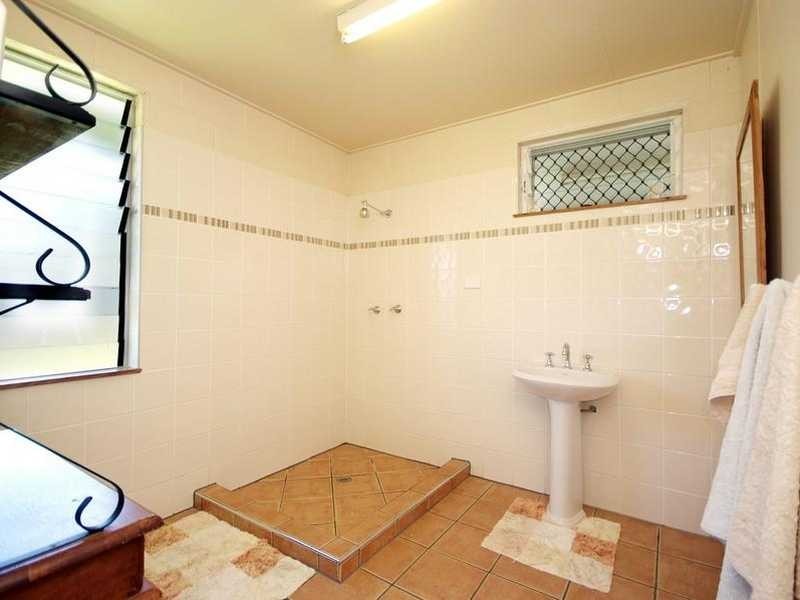 11 Wirrah Street, Bayview Heights QLD 4868