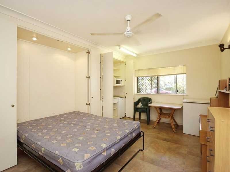 1/4 Chester Court, Manunda QLD 4870