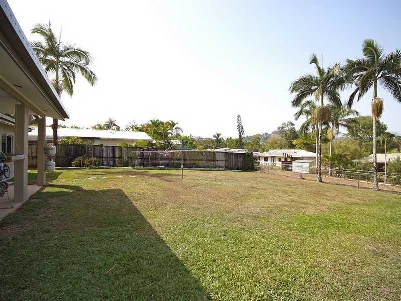 40 McFarlane Drive, Kanimbla QLD 4870