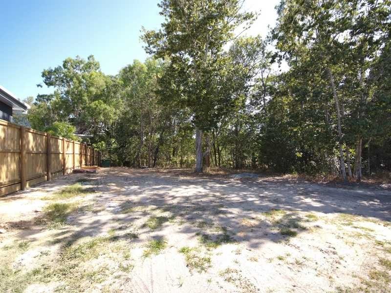 18-20 Aurelia Road, Palm Cove QLD 4879