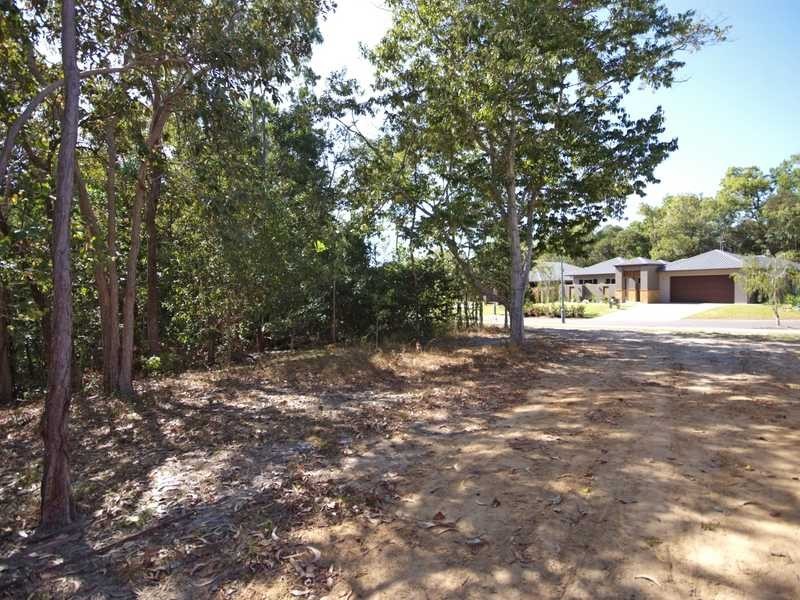 18-20 Aurelia Road, Palm Cove QLD 4879