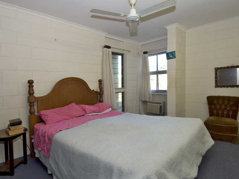 2/10 Cassava Street, Holloways Beach QLD 4878