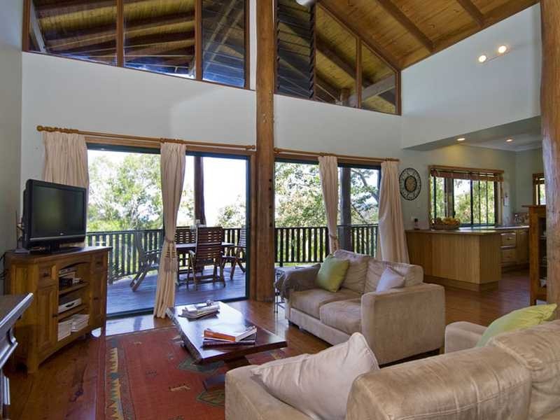011 Amaroo Close, Smithfield QLD 4878