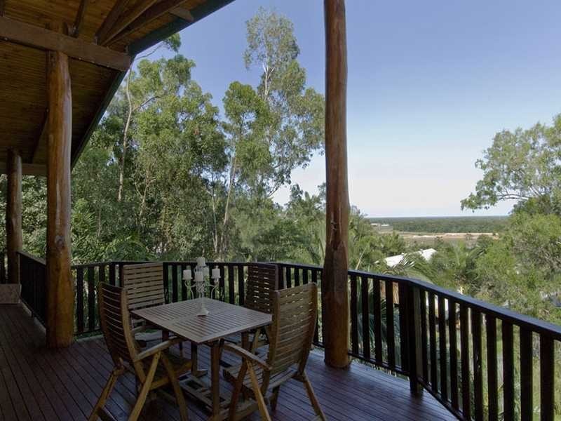 011 Amaroo Close, Smithfield QLD 4878