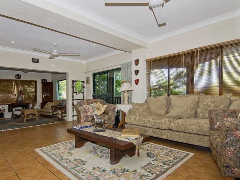 11 Amaroo Close, Smithfield QLD 4878