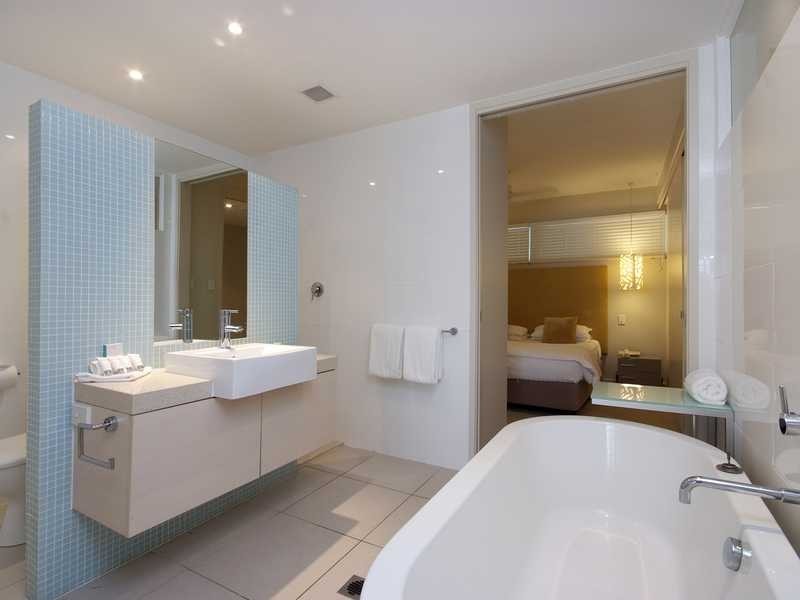 201 Lake Street, Cairns North QLD 4870