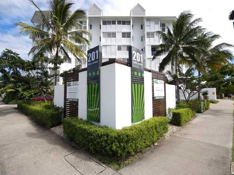 201 Lake Street, Cairns North QLD 4870