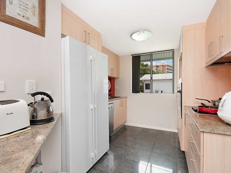 8/242 Grafton Street, Cairns North QLD 4870