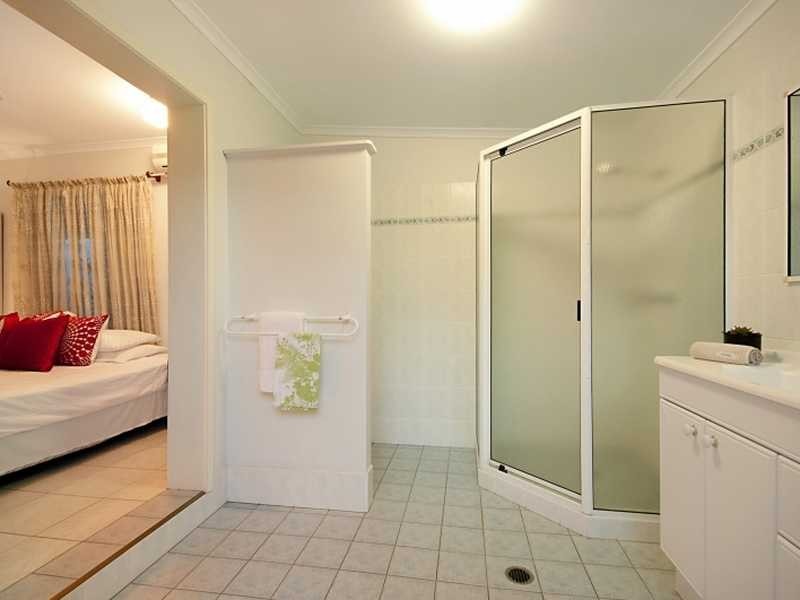 5 Sommerville Cres, Whitfield QLD 4870