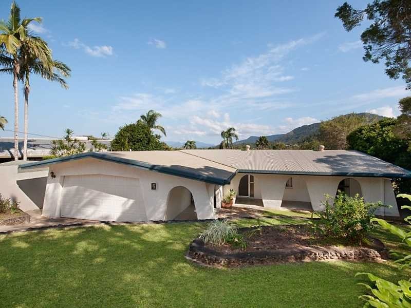 5 Sommerville Cres, Whitfield QLD 4870