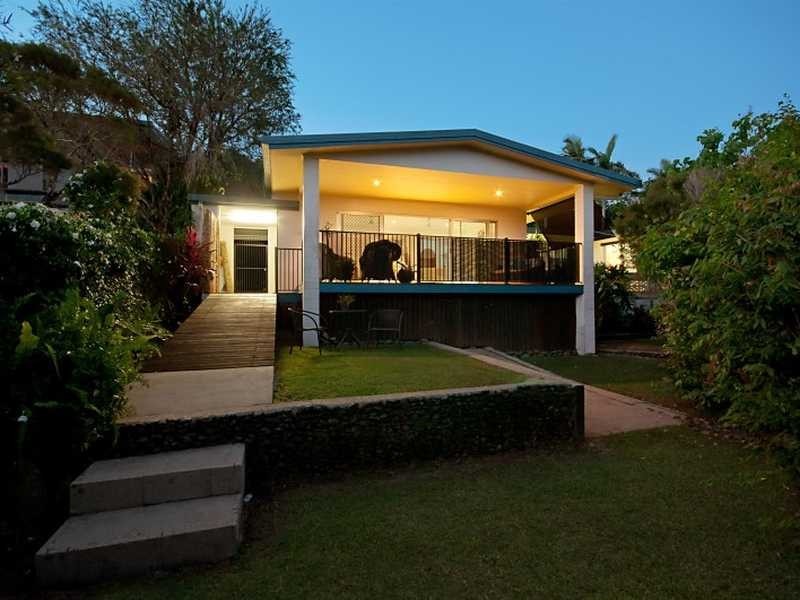 5 Sommerville Cres, Whitfield QLD 4870