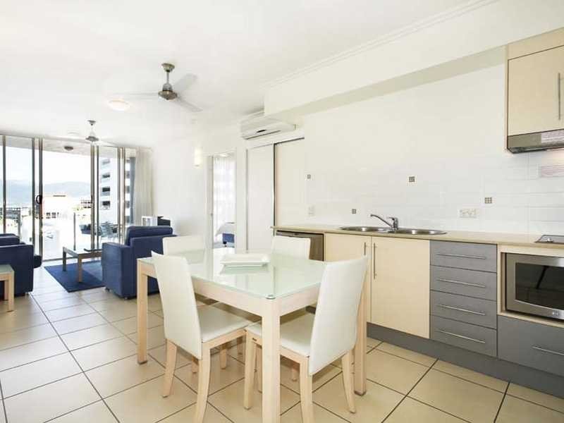 201/6 Lake Street, Cairns City QLD 4870
