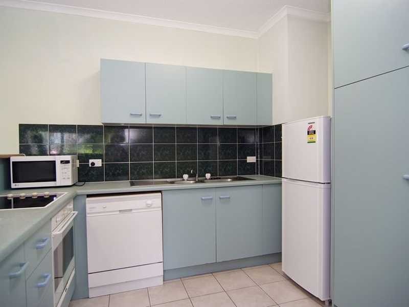 Unit/327 Lake Street, Cairns North QLD 4870