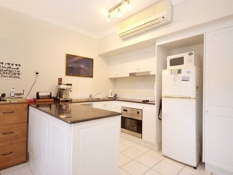 24/293 Esplanade, Cairns North QLD 4870