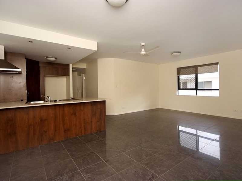 19/351 Lake Street, Cairns North QLD 4870