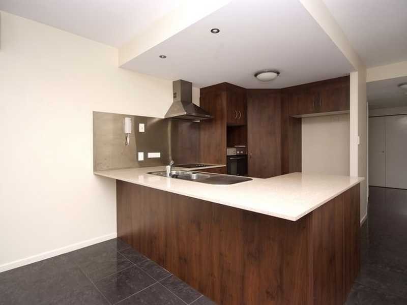 19/351 Lake Street, Cairns North QLD 4870