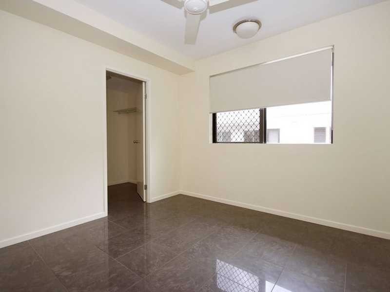 19/351 Lake Street, Cairns North QLD 4870