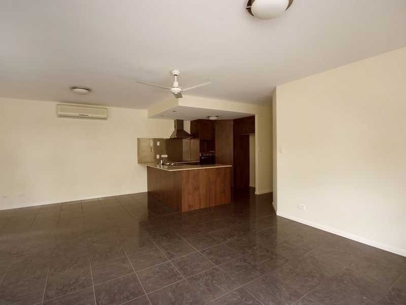 19/351 Lake Street, Cairns North QLD 4870