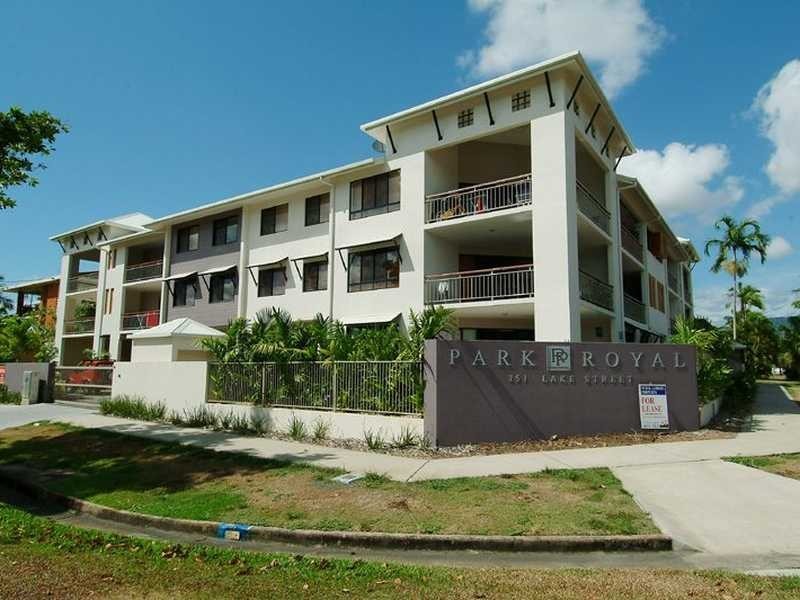 19/351 Lake Street, Cairns North QLD 4870