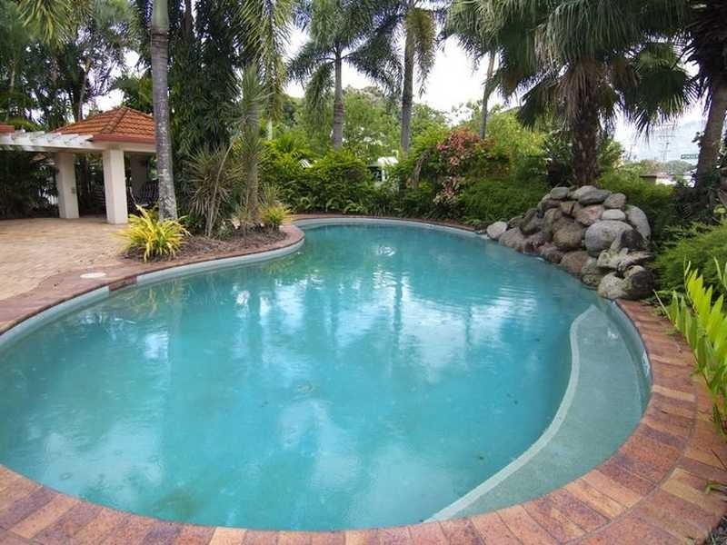 30/327 Lake Street, Cairns North QLD 4870