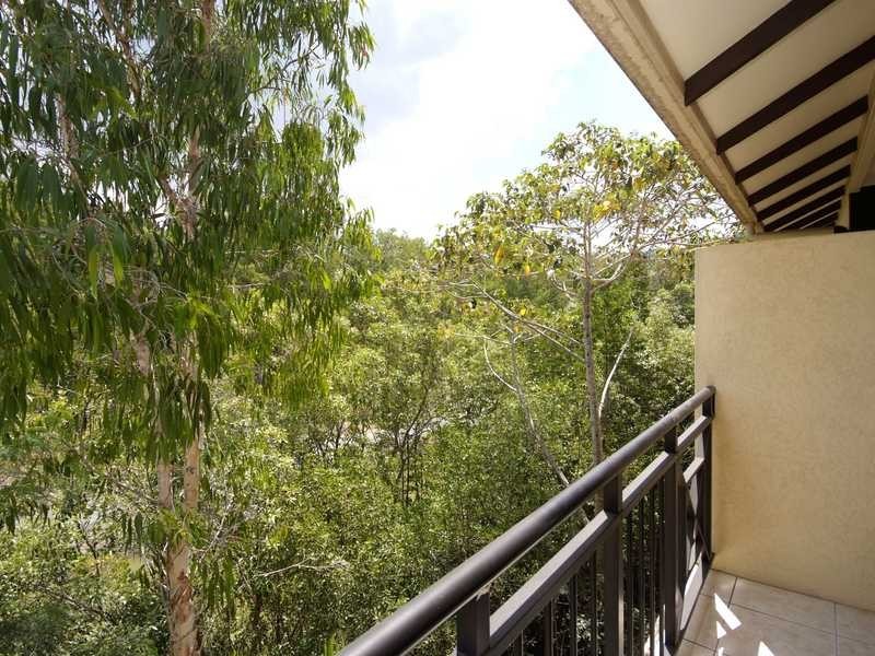 1016/2 Greenslopes Street, Cairns North QLD 4870
