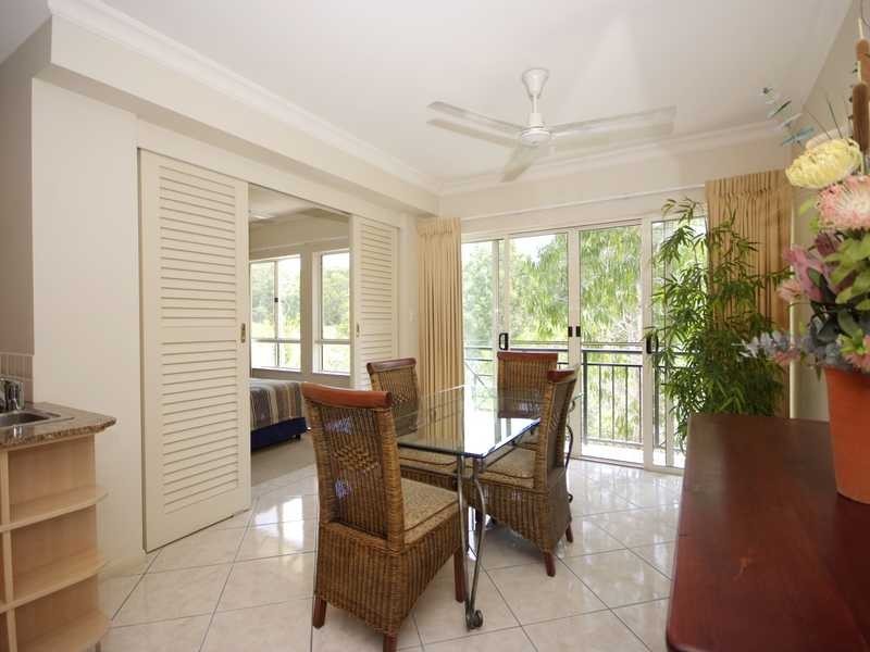 1016/2 Greenslopes Street, Cairns North QLD 4870