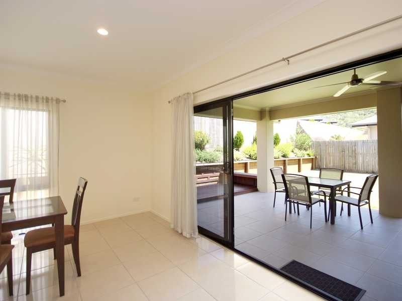 11 Huntley Cres, Redlynch QLD 4870