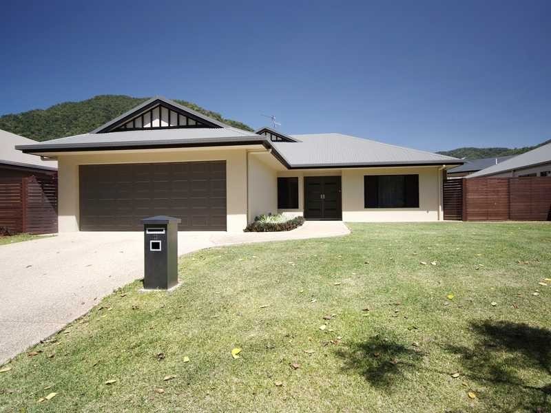 11 Huntley Cres, Redlynch QLD 4870