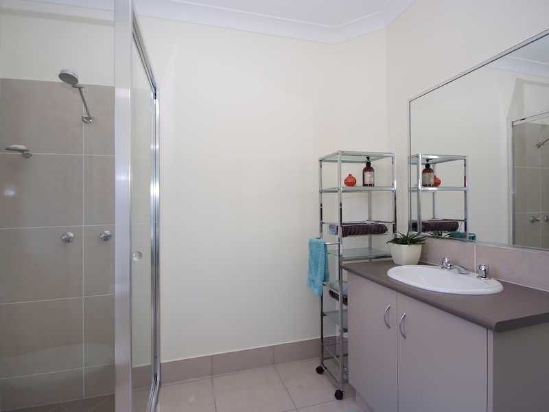 11 Huntley Cres, Redlynch QLD 4870