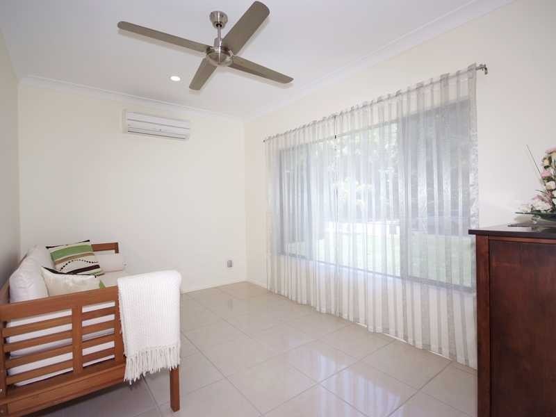 11 Huntley Cres, Redlynch QLD 4870