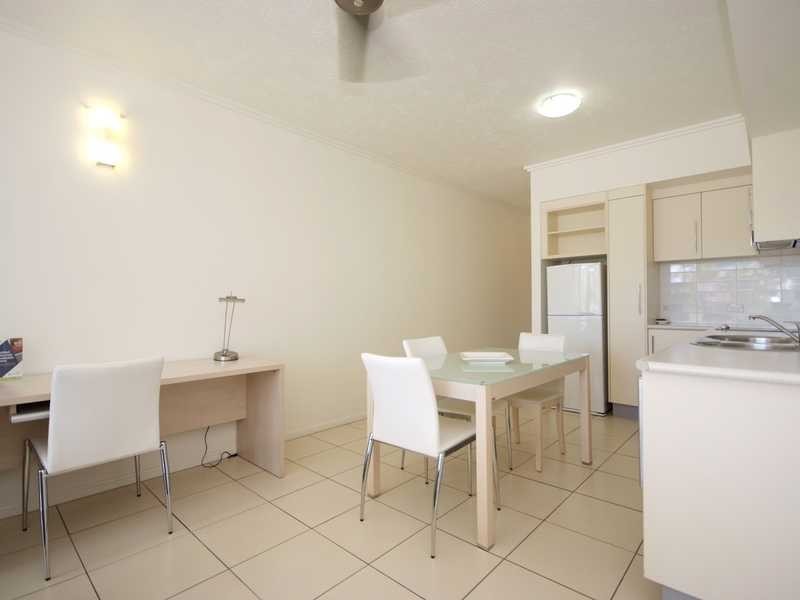 204/6 Lake Street, Cairns QLD 4870