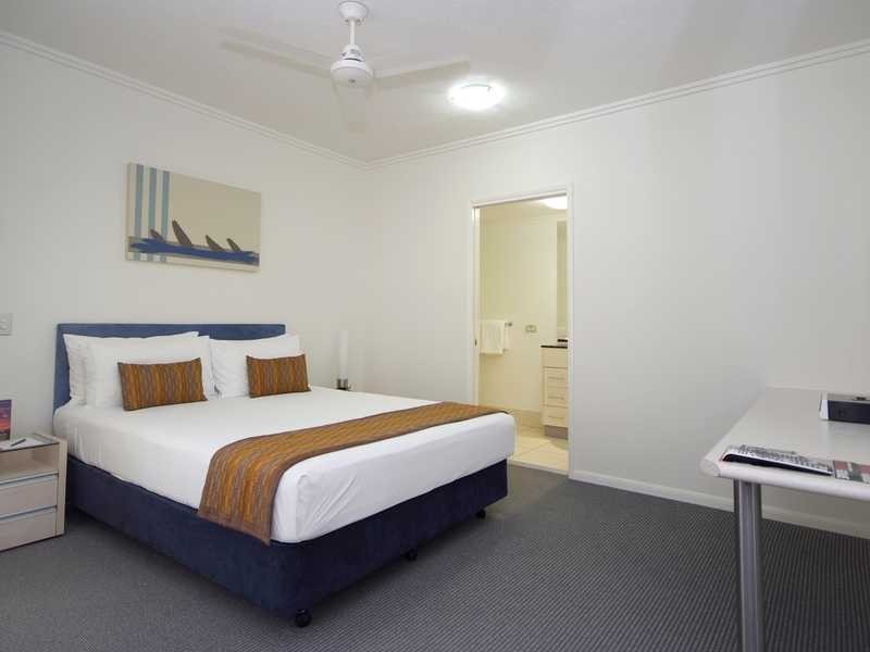 204/6 Lake Street, Cairns QLD 4870